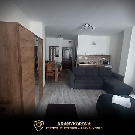 Aranykorona Apartmanhaz Мішкольц Екстер'єр фото