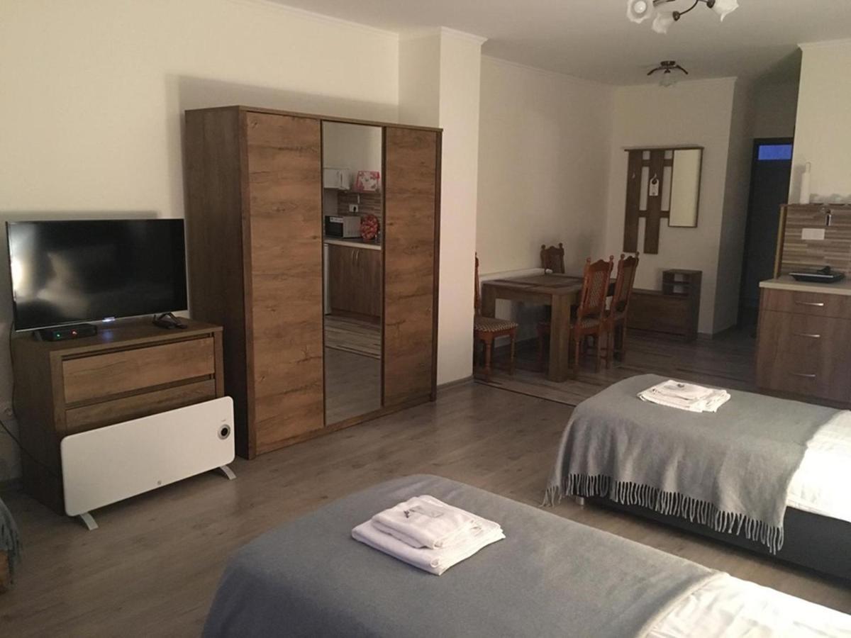 Aranykorona Apartmanhaz Мішкольц Екстер'єр фото