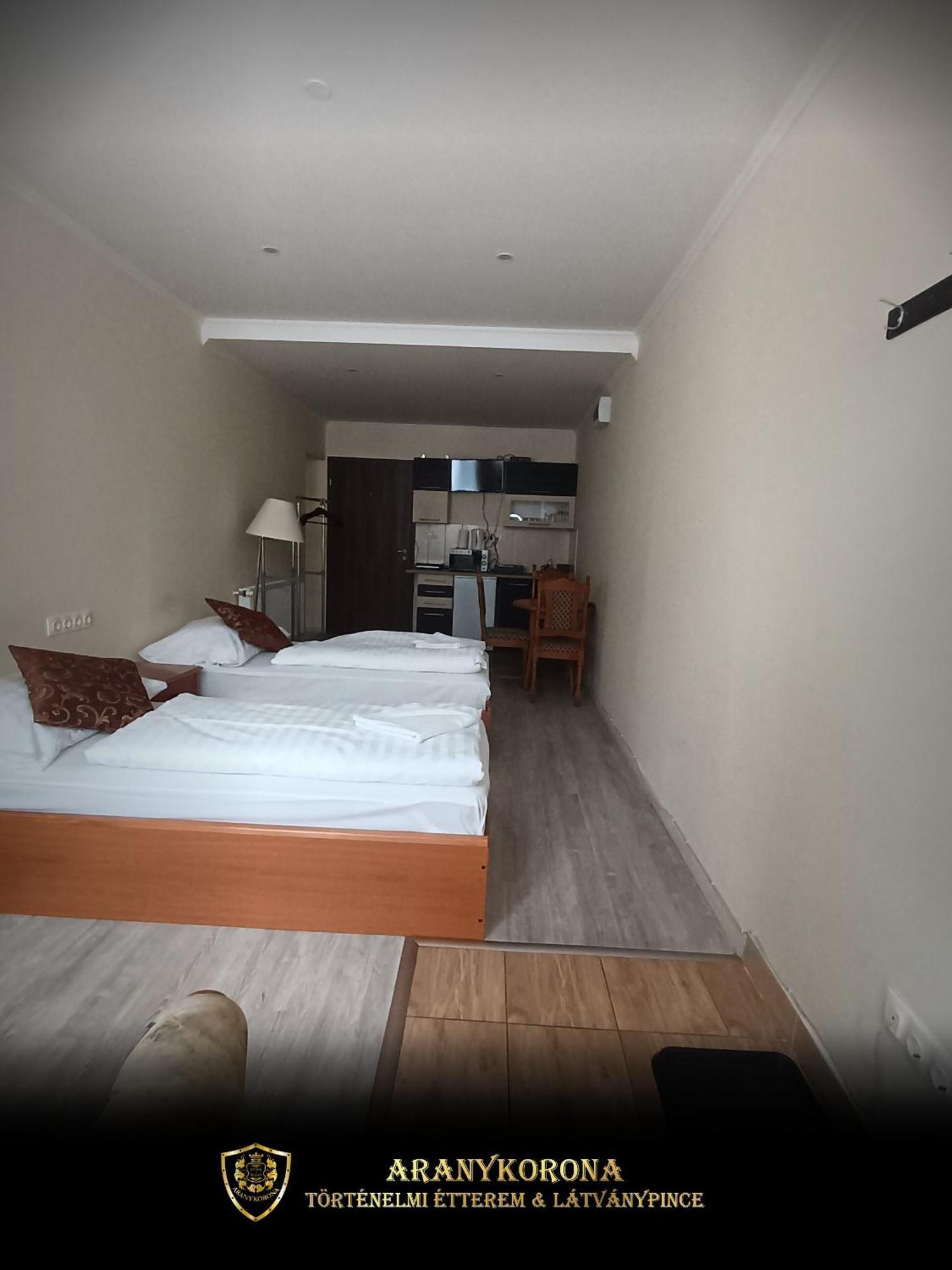 Aranykorona Apartmanhaz Мішкольц Екстер'єр фото