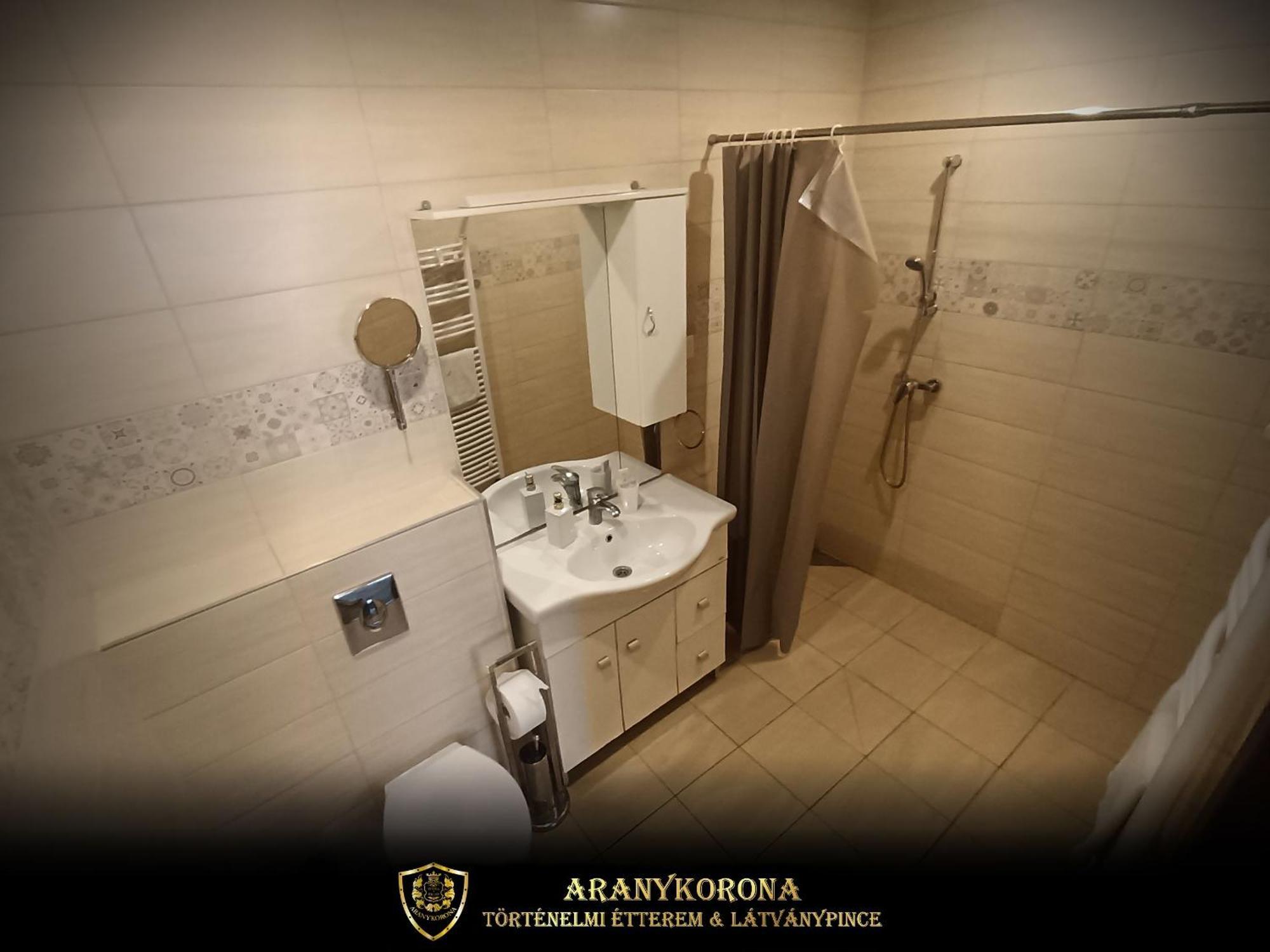 Aranykorona Apartmanhaz Мішкольц Екстер'єр фото