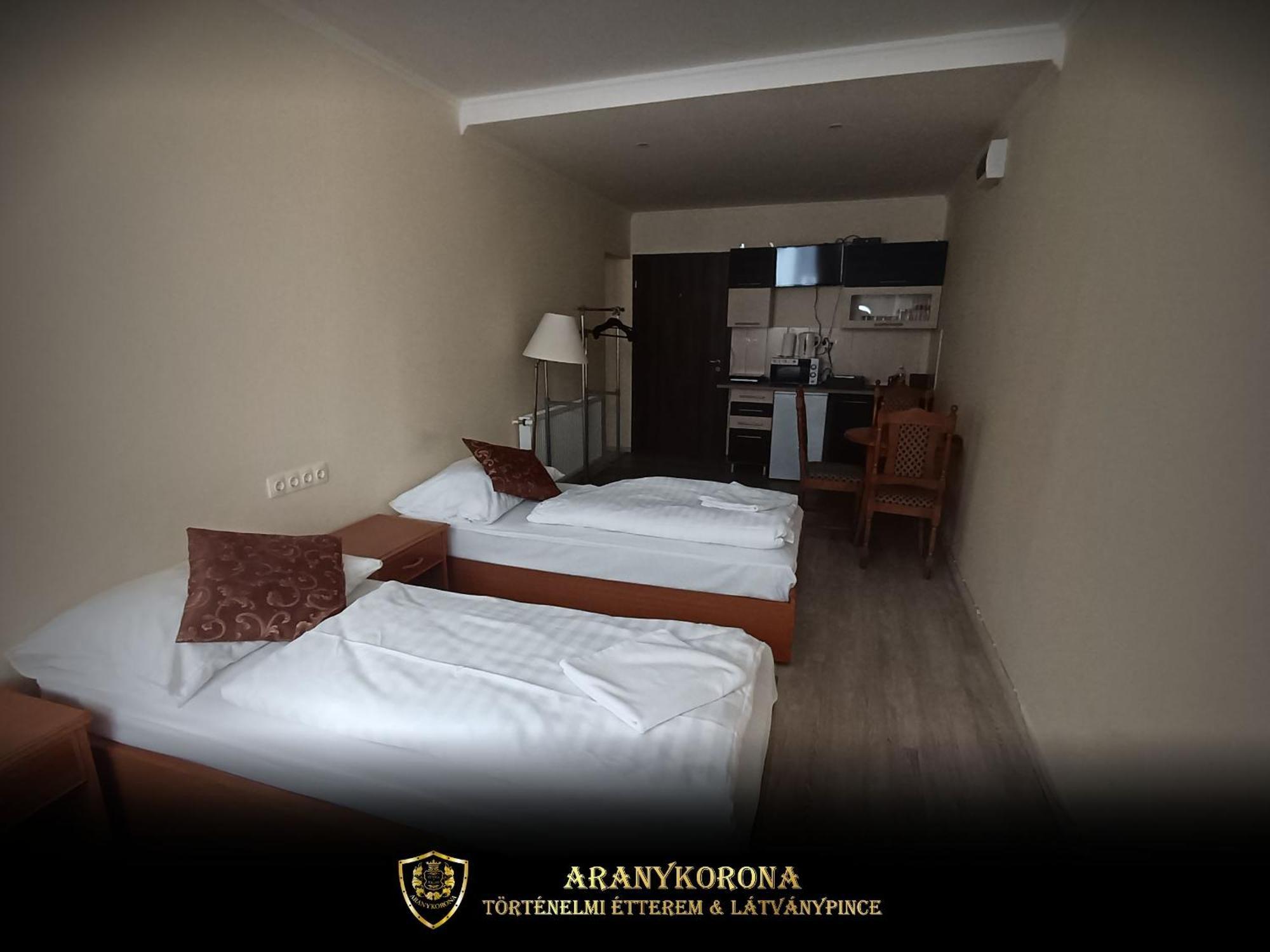Aranykorona Apartmanhaz Мішкольц Екстер'єр фото