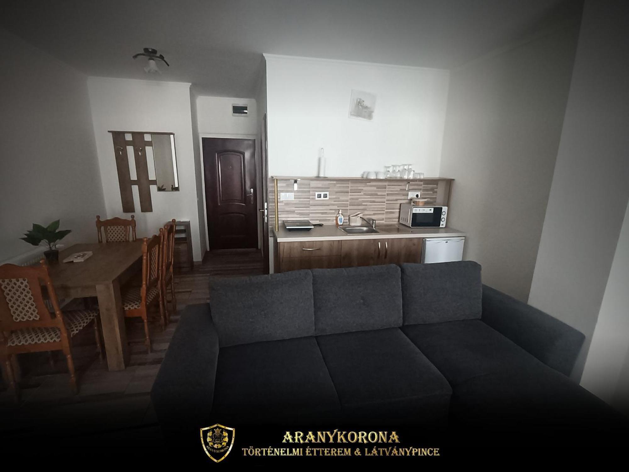 Aranykorona Apartmanhaz Мішкольц Екстер'єр фото