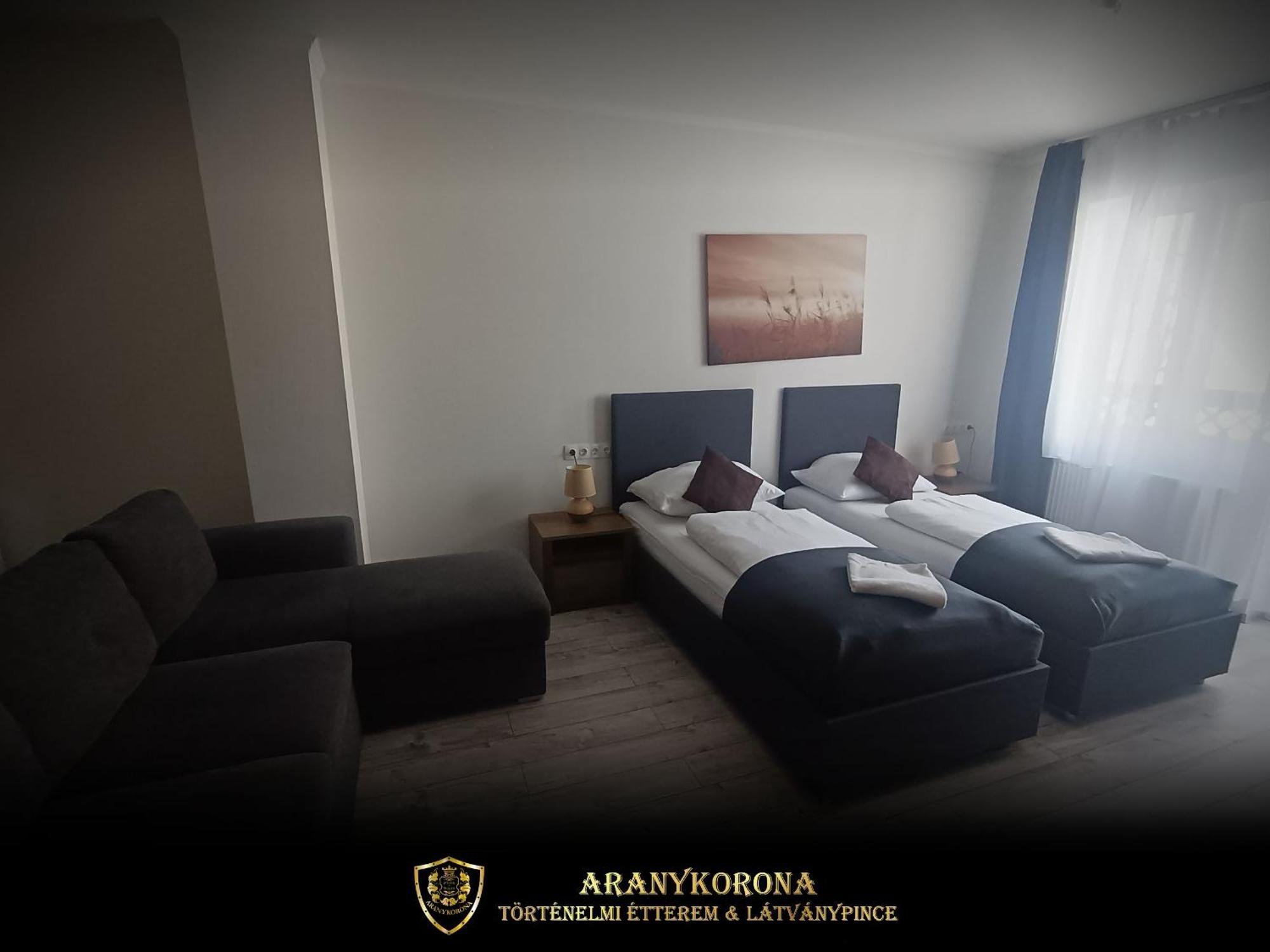 Aranykorona Apartmanhaz Мішкольц Екстер'єр фото
